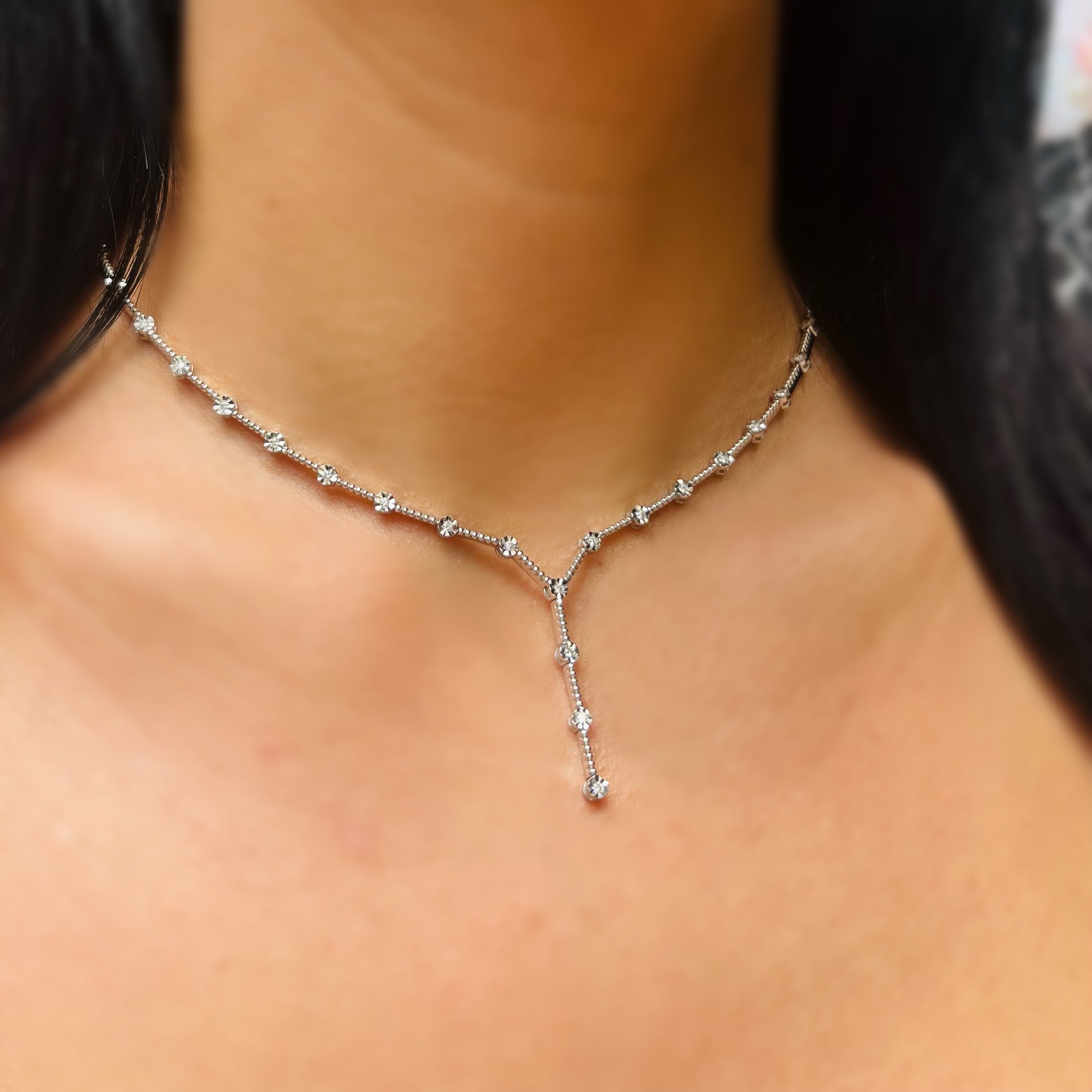 Колие бяло злато със диаманти 0.40 карата